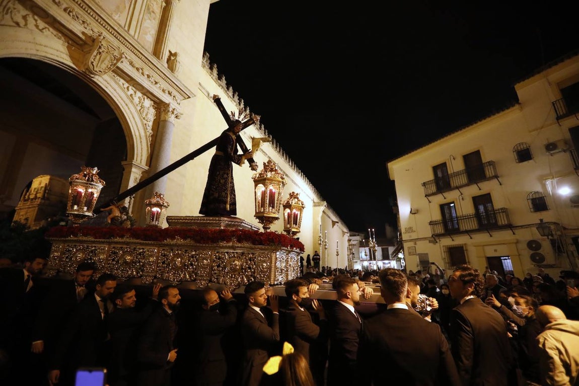 En imágenes, el Vía Crucis del Calvario en Córdoba (II)