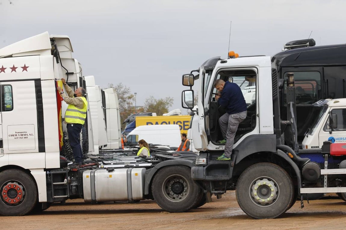 El inicio de la protesta de los camioneros en Córdoba, en imágenes