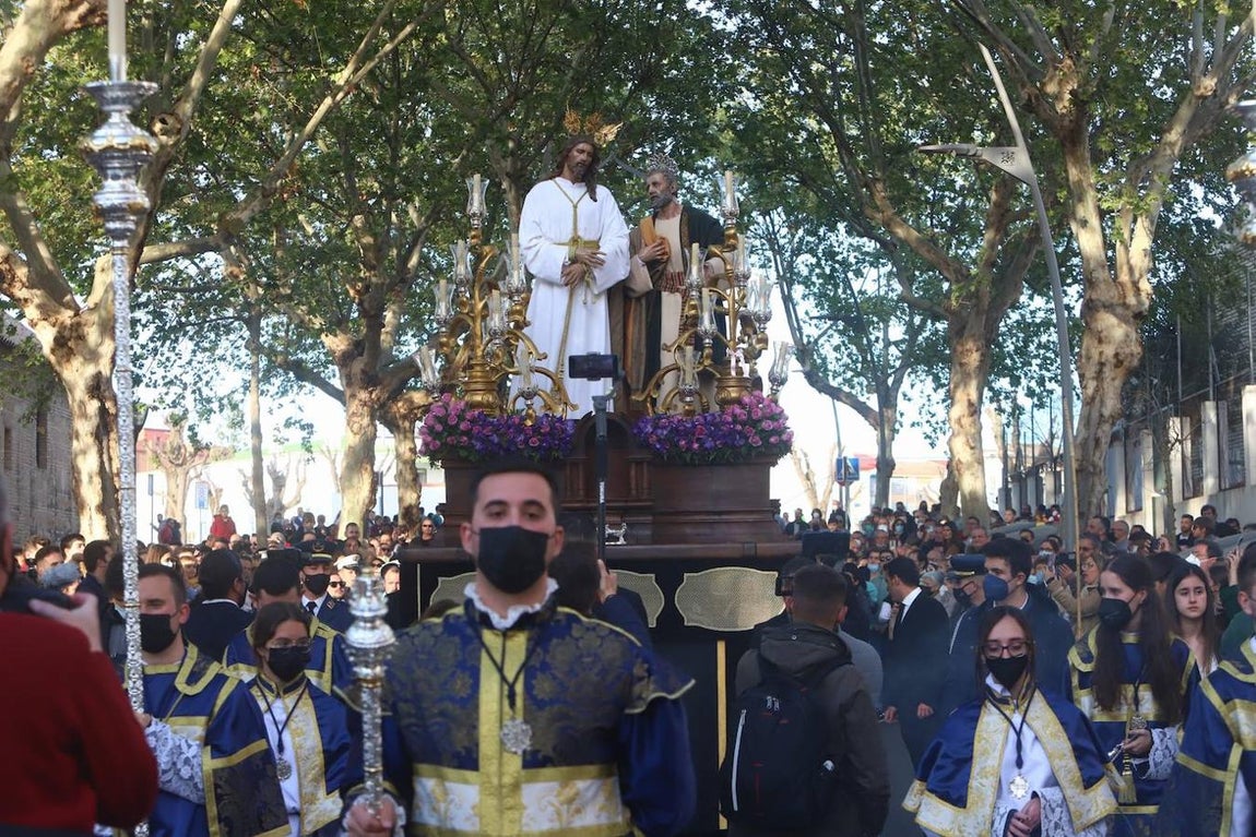 La procesión de Jesús de la Bondad en Córdoba, en imágenes