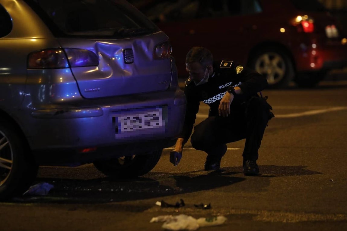 En imágenes, un muerto y dos heridos graves en un accidente en Sevilla