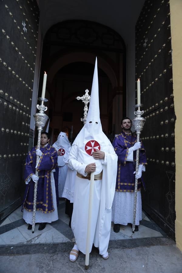 El esperado regreso del 'Silencio Blanco' de la Amargura a las calles de Sevilla