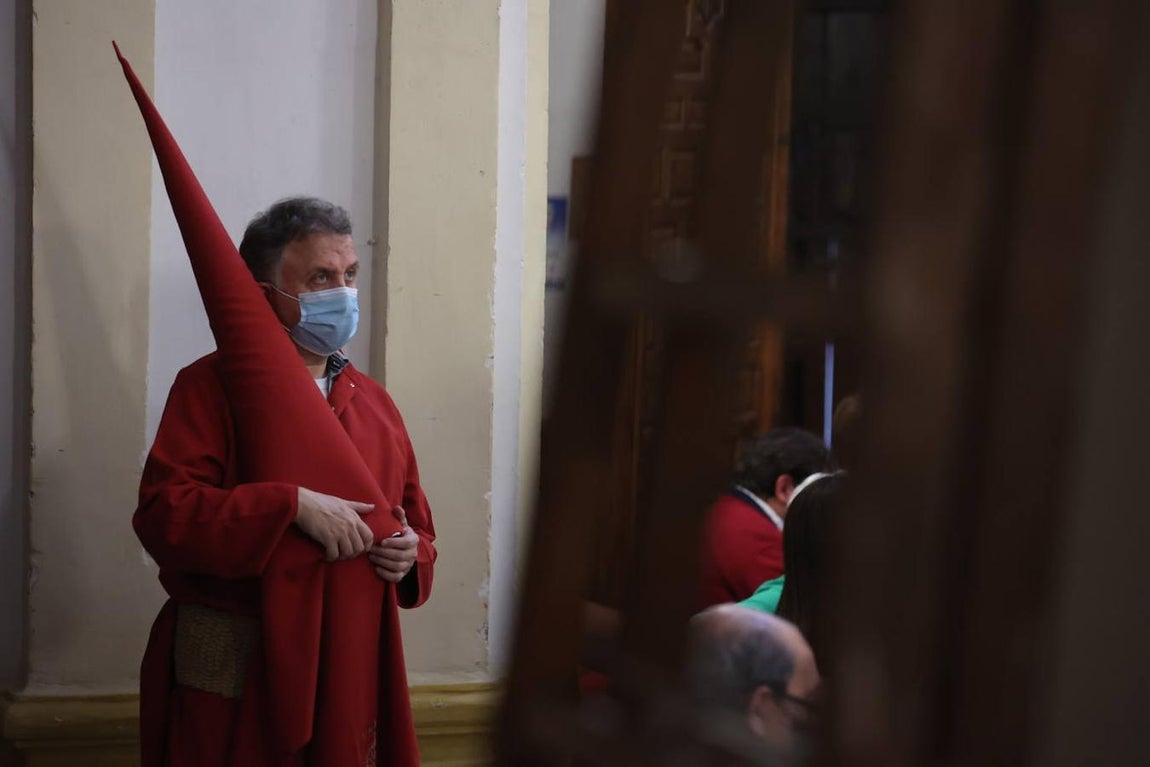 Martes Santo | La desolación por la suspensión del Buen Suceso, en imágenes