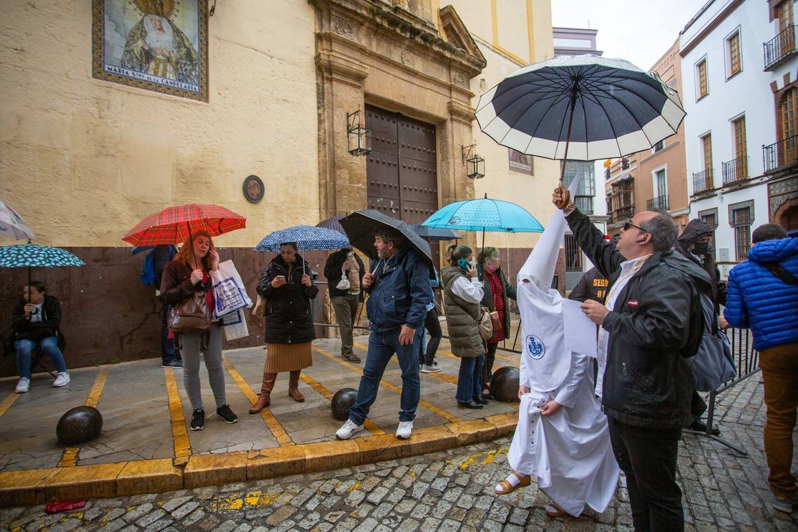 La hermandad de la Candelaria suspende su estación de penitencia en este Martes Santo de 2022. VANESSA GÓMEZ
