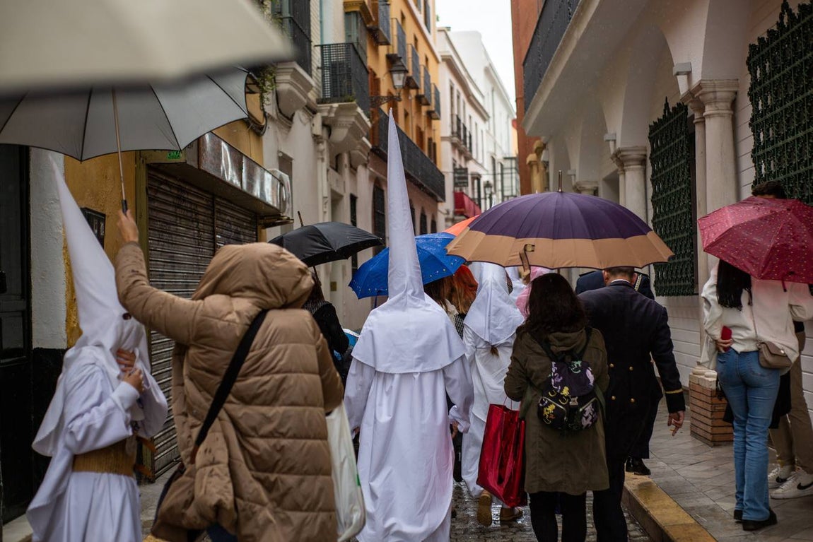 La hermandad de la Candelaria suspende su estación de penitencia en este Martes Santo de 2022. VANESSA GÓMEZ
