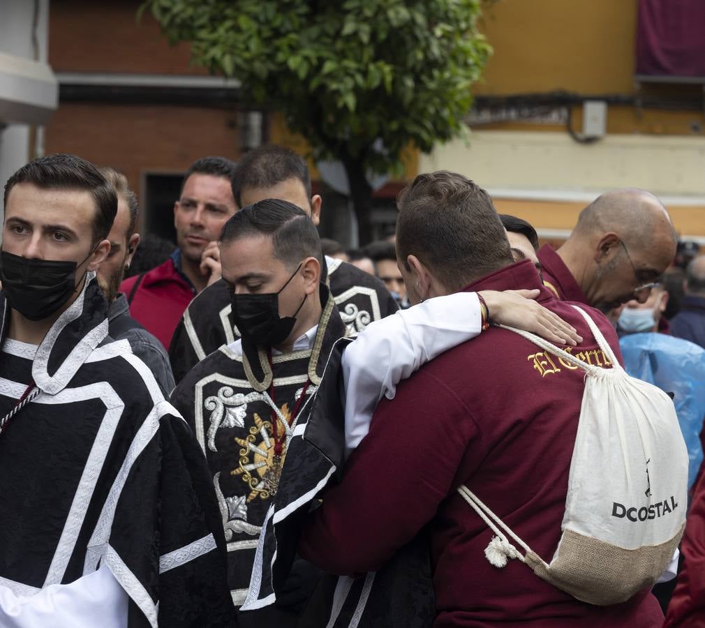 La hermandad del Cerro del Águila suspende su estación de penitencia en este Martes Santo de 2022. MANUEL GÓMEZ