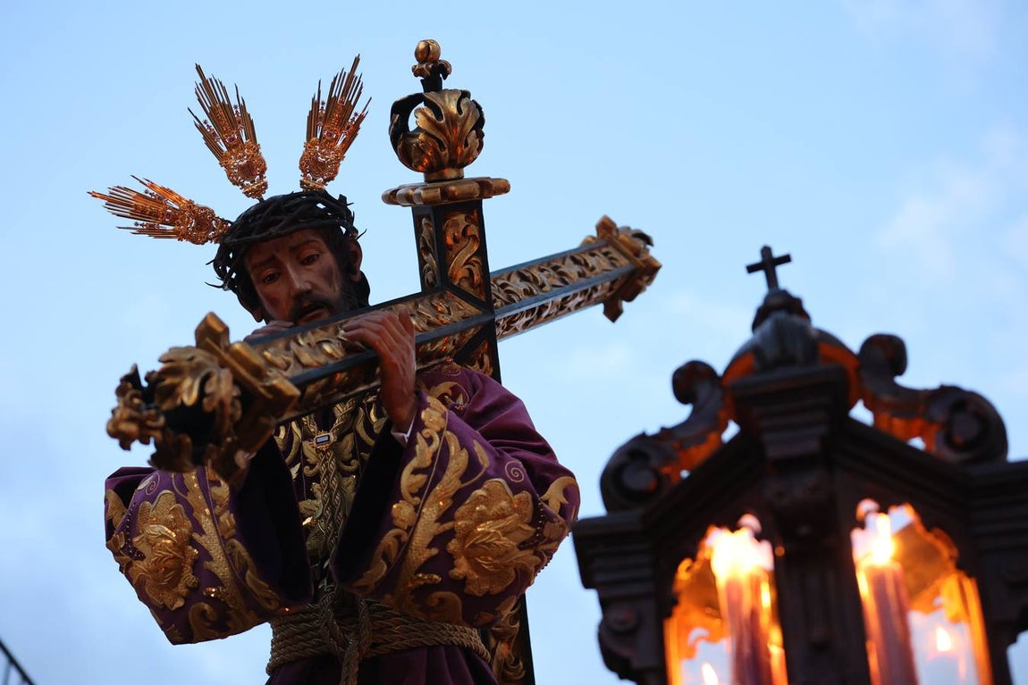 Miércoles Santo | La sublime salida de Pasión en Córdoba, en imágenes