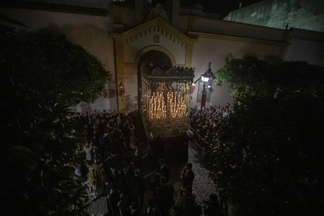 Contemplación y oración del Silencio en la Madrugada de Sevilla