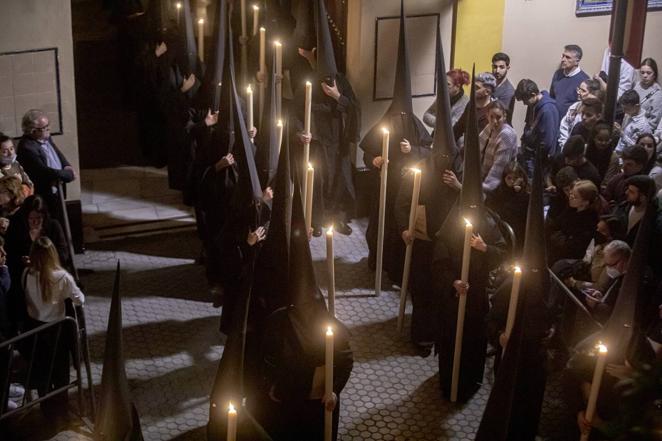 Contemplación y oración del Silencio en la Madrugada de Sevilla