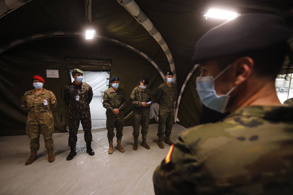 La visita de la ministra de Defensa a los soldados de la BRI X, en imágenes