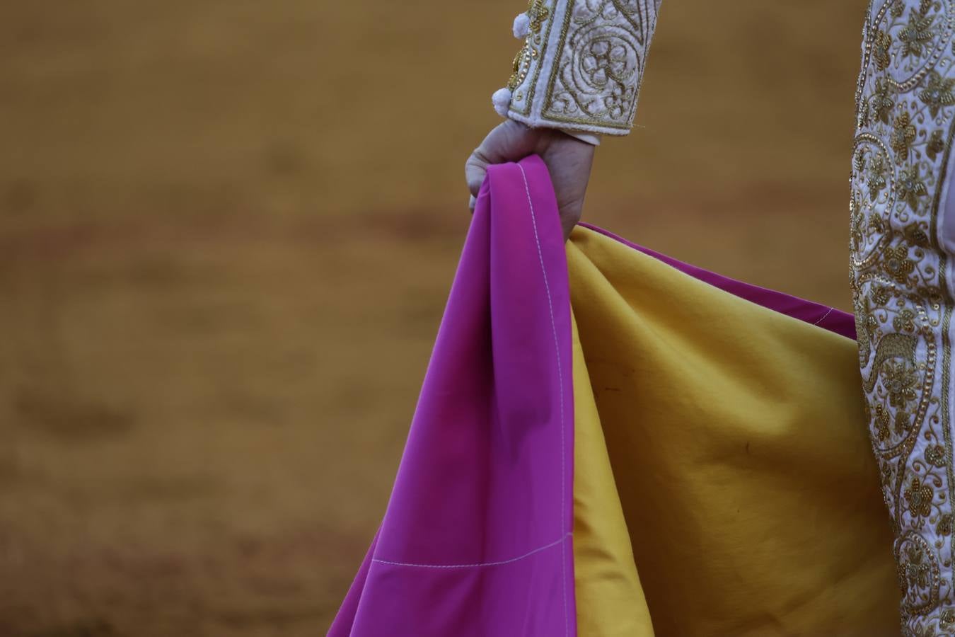 JUAN FLORES