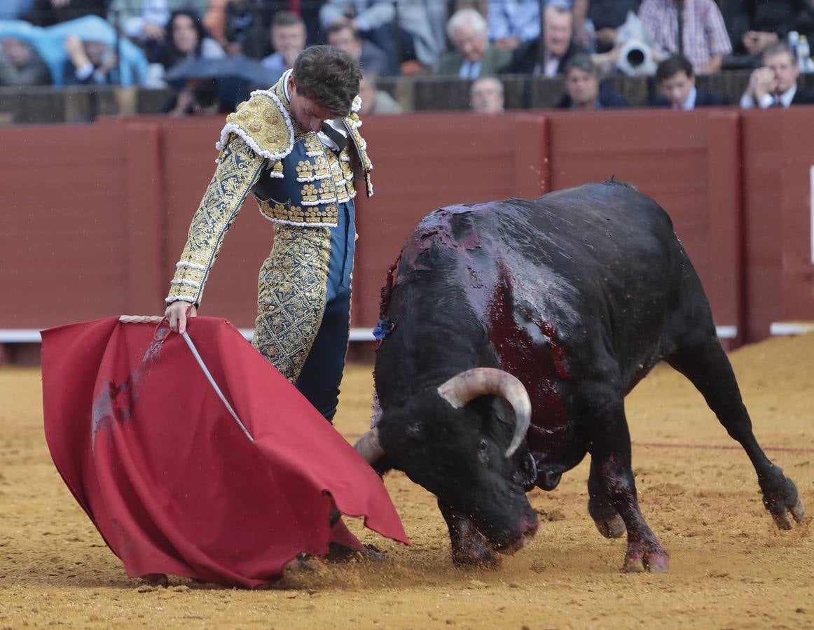 La corrida de Garrido, Galdós y Cadaval en Sevilla, en imágenes