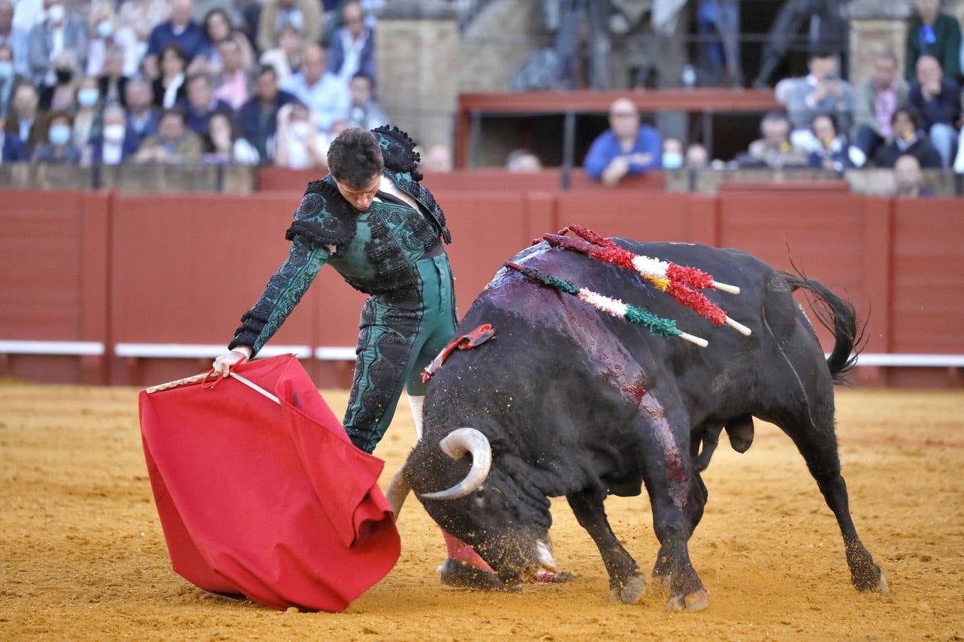 Las imágenes de la corrida de El Fandi, Perera y Luque en Sevilla 2022