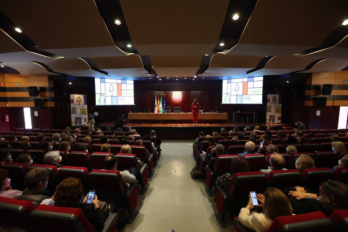 Los equipos de los candidatos a rector de la Universidad de Córdoba, en imágenes