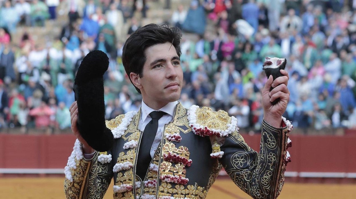 Las imágenes de la corrida de Luque, Lorenzo y Marín en Sevilla en 2022