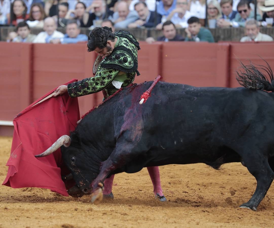 Corrida del sábado de farolillos de 2022 en la plaza de toros de Sevilla. RAÚL DOBLADO
