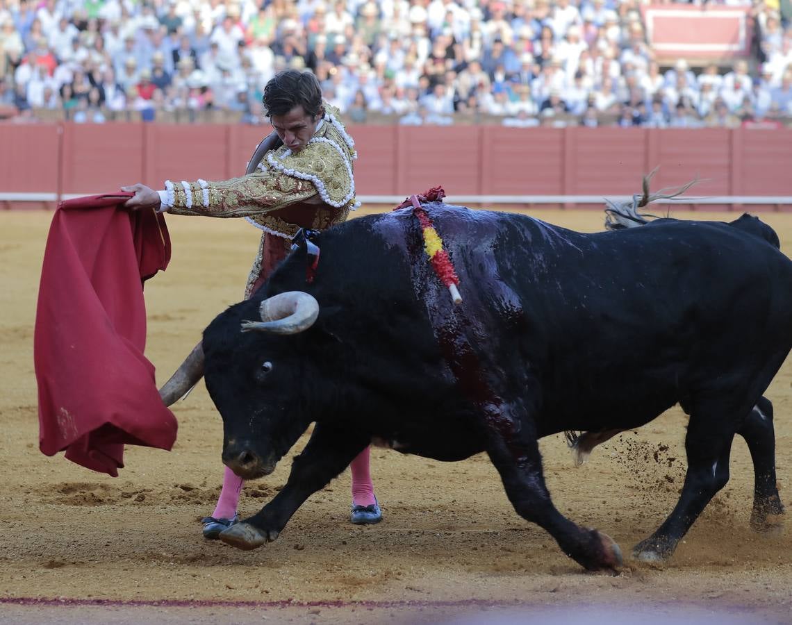 Corrida del sábado de farolillos de 2022 en la plaza de toros de Sevilla. RAÚL DOBLADO