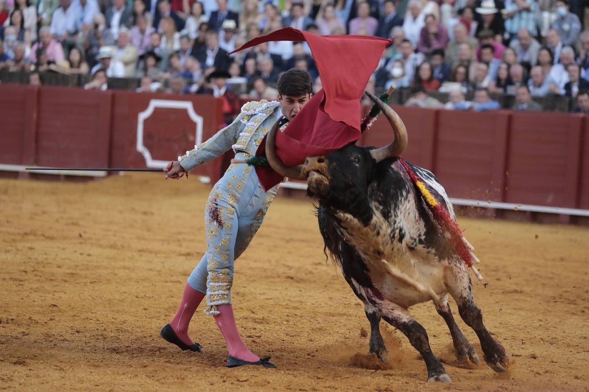 Corrida del sábado de farolillos de 2022 en la plaza de toros de Sevilla. RAÚL DOBLADO