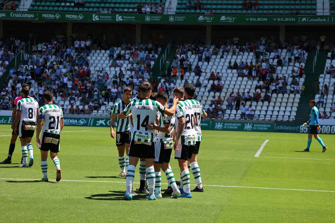 El ambiente y las mejores jugadas Córdoba CF - AD Ceuta en El Arcángel, en imágenes