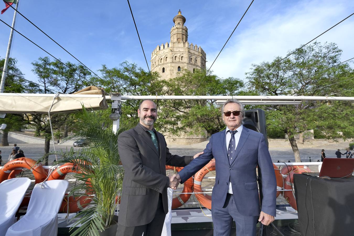 Cuarenta años de Cruceros Torre del Oro: del discreto paseo de Naruhito al boom turístico de Sevilla