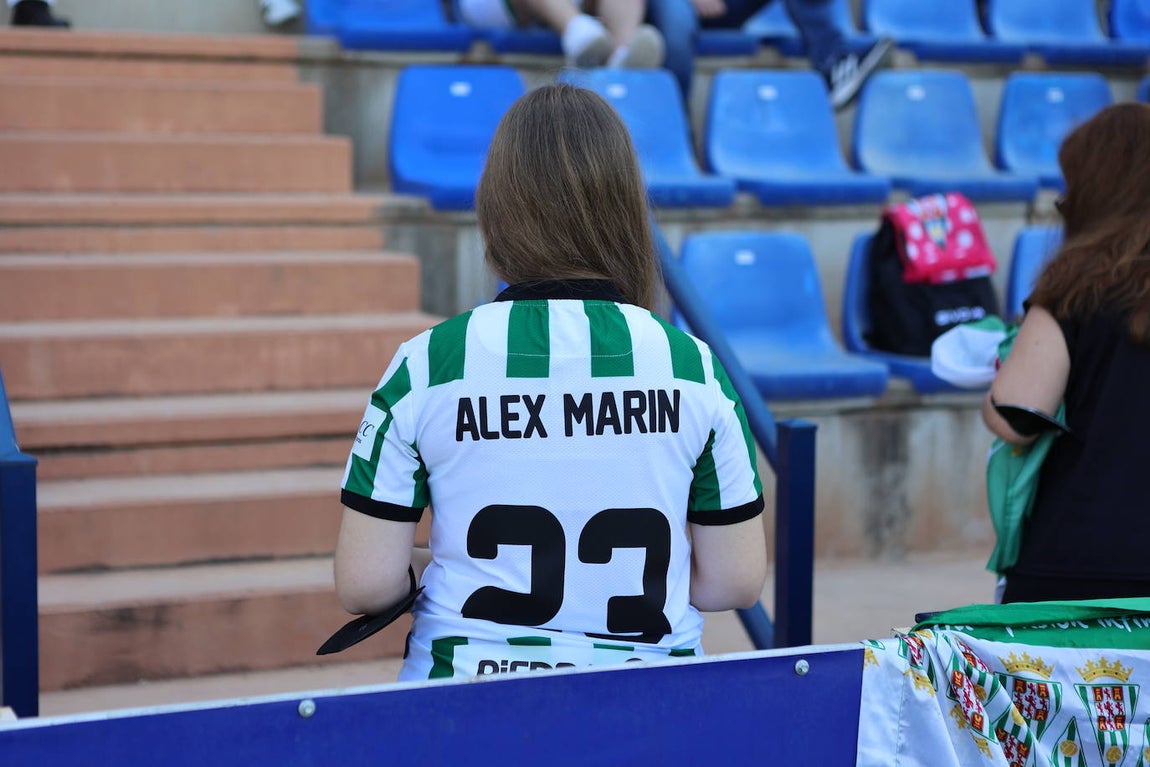 Las mejores jugadas y el ambiente cordobesista del Vélez CF - Córdoba CF, en imágenes