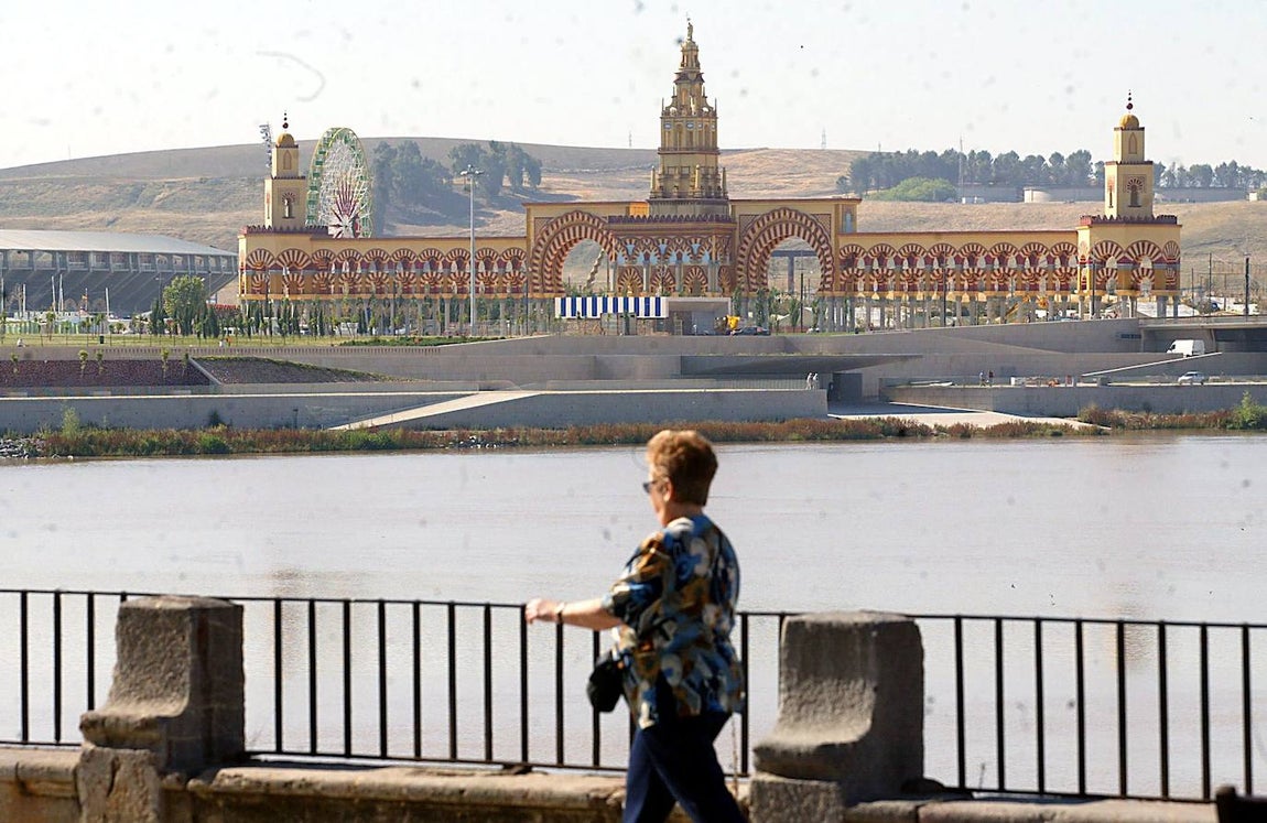 La evolución de la portada de la Feria de Córdoba en el Arenal, en imágenes