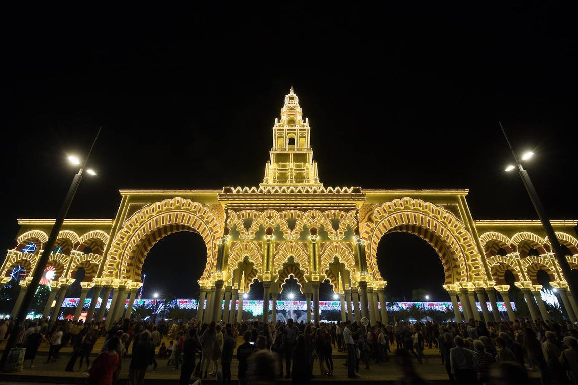 La evolución de la portada de la Feria de Córdoba en el Arenal, en imágenes