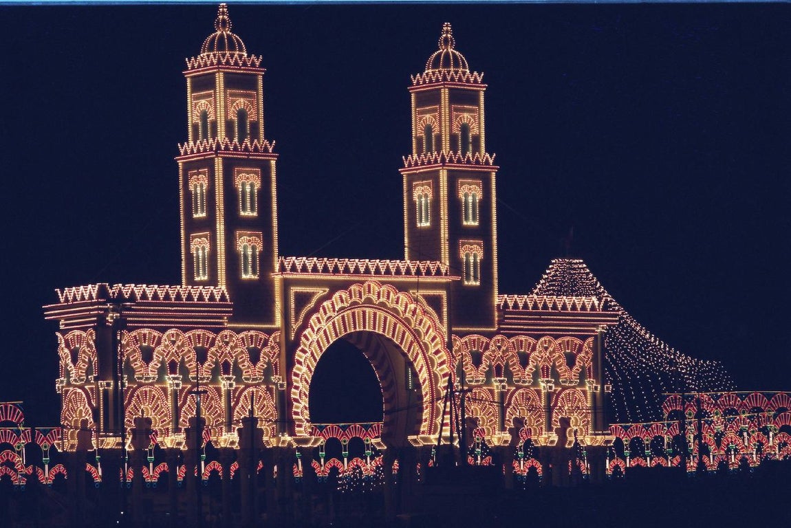 La evolución de la portada de la Feria de Córdoba en el Arenal, en imágenes