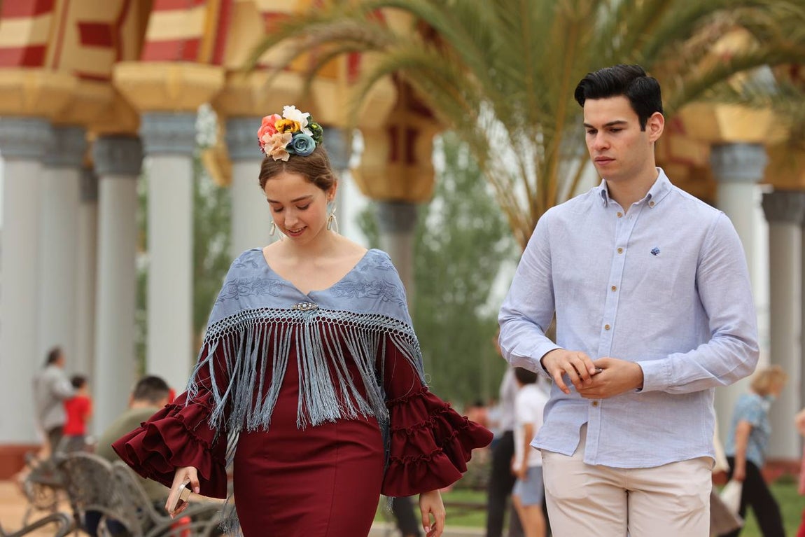 El familiar ambiente del domingo de Feria de Córdoba, en imágenes