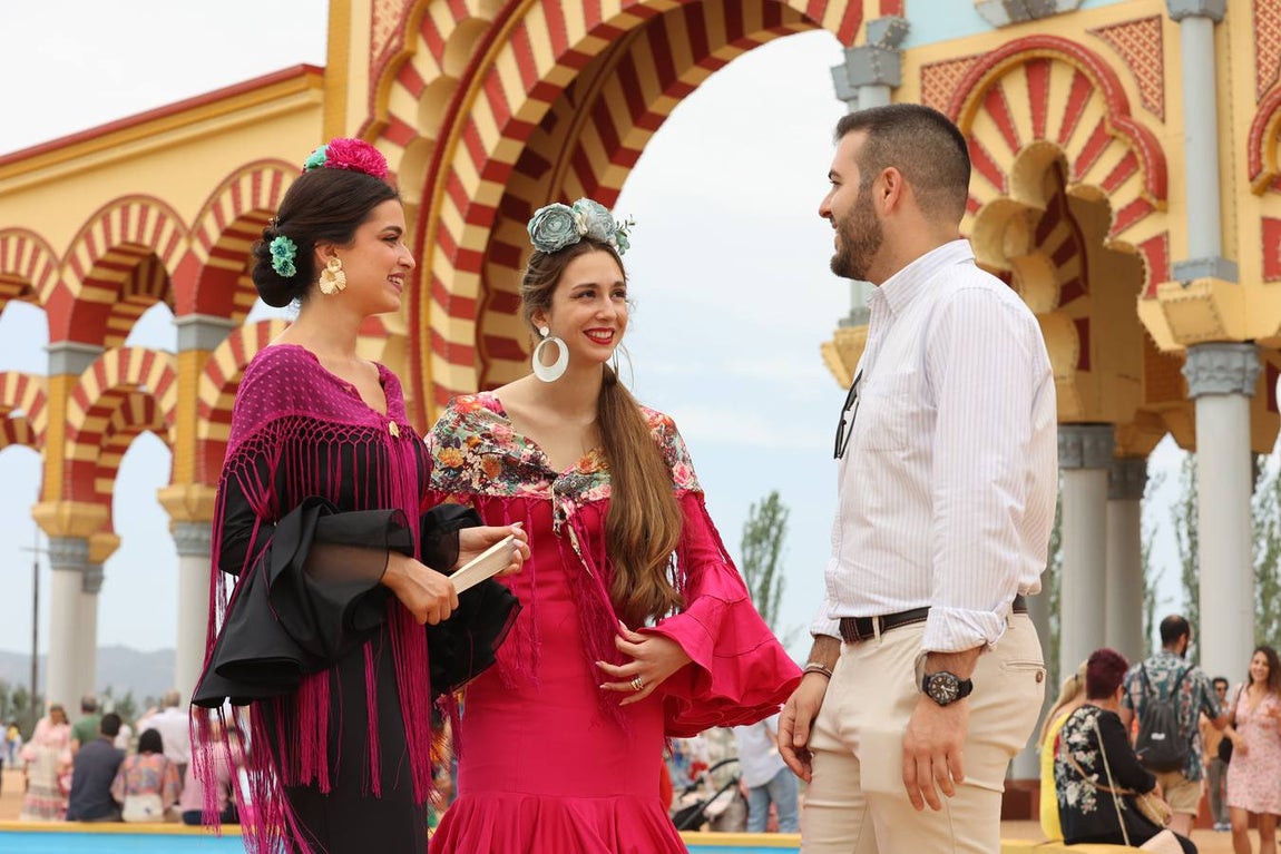 El familiar ambiente del domingo de Feria de Córdoba, en imágenes