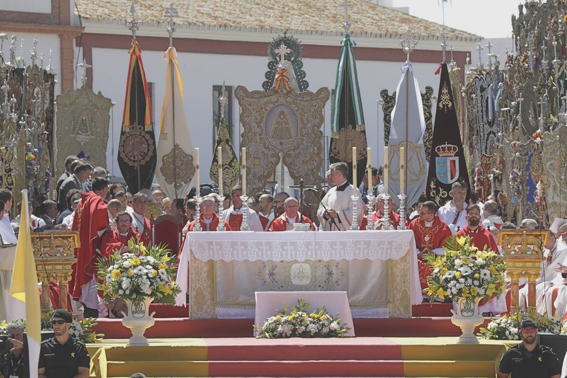 Las imágenes de la Misa de Pentecostés en el Rocío 2022