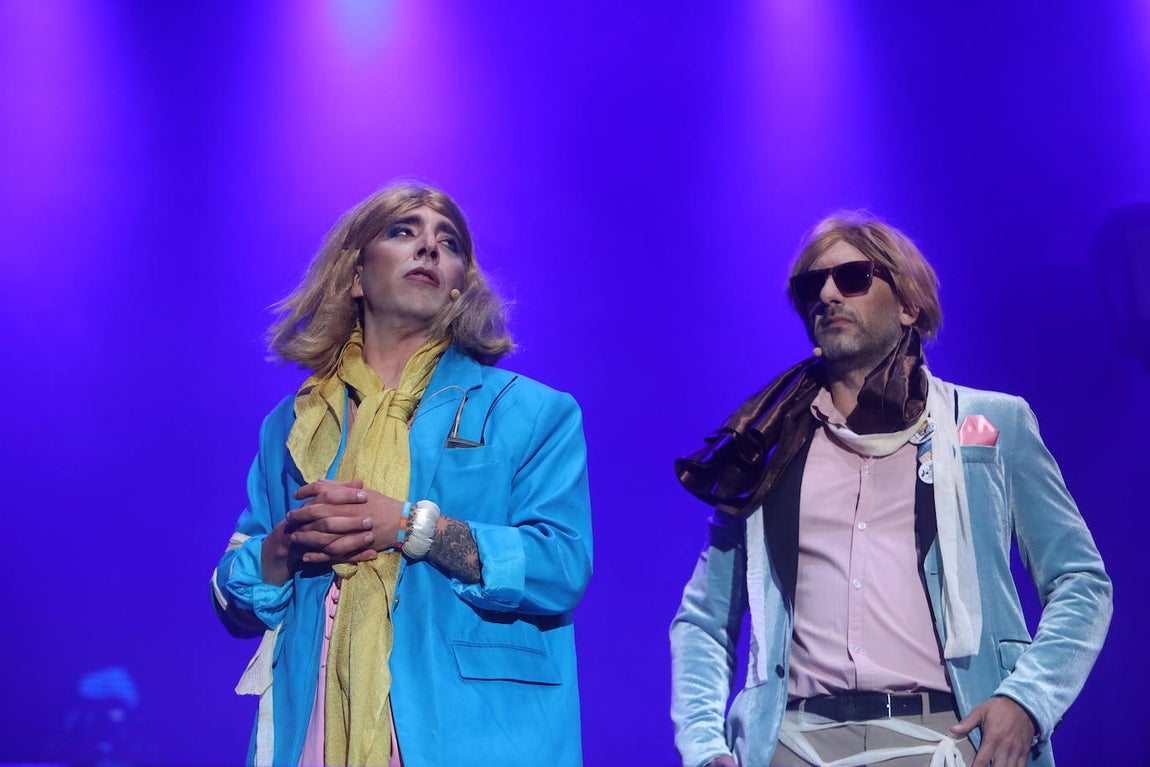 El espectacular pregón de India Martínez en el Carnaval de Cádiz, en imágenes