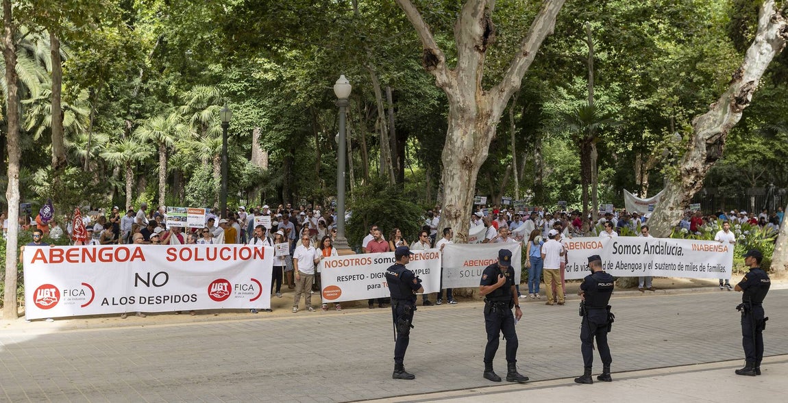 Nueva manifestación de trabajadores de Abengoa en Sevilla para pedir el rescate