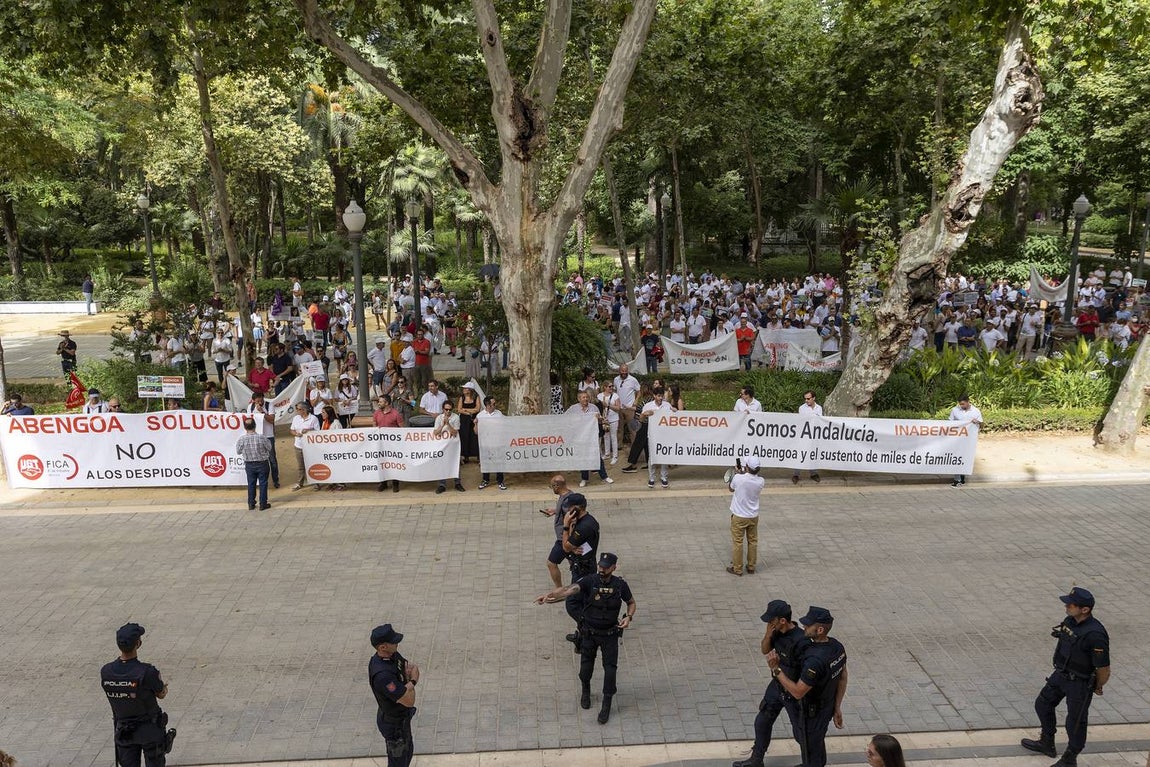 Nueva manifestación de trabajadores de Abengoa en Sevilla para pedir el rescate