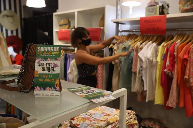 El comercio en el barrio de Ciudad Jardín en Córdoba, en imágenes