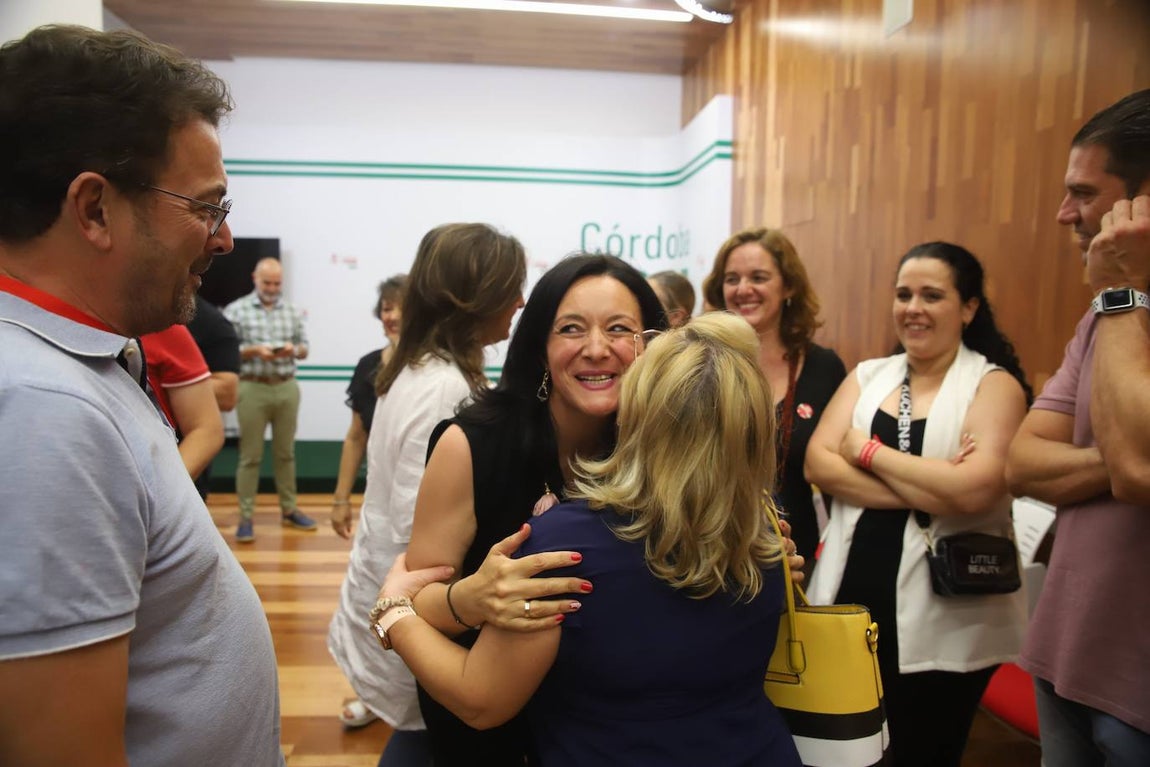 La dura derrota del PSOE de Córdoba en las autonómicas, en imágenes