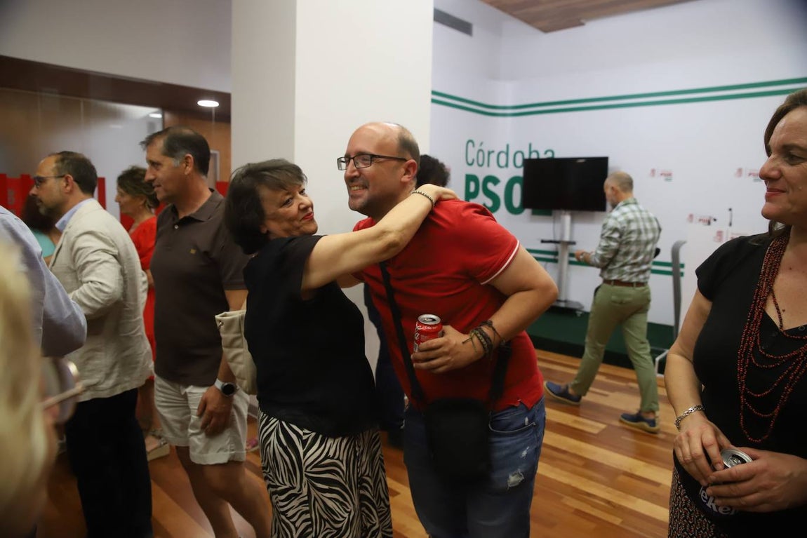 La dura derrota del PSOE de Córdoba en las autonómicas, en imágenes