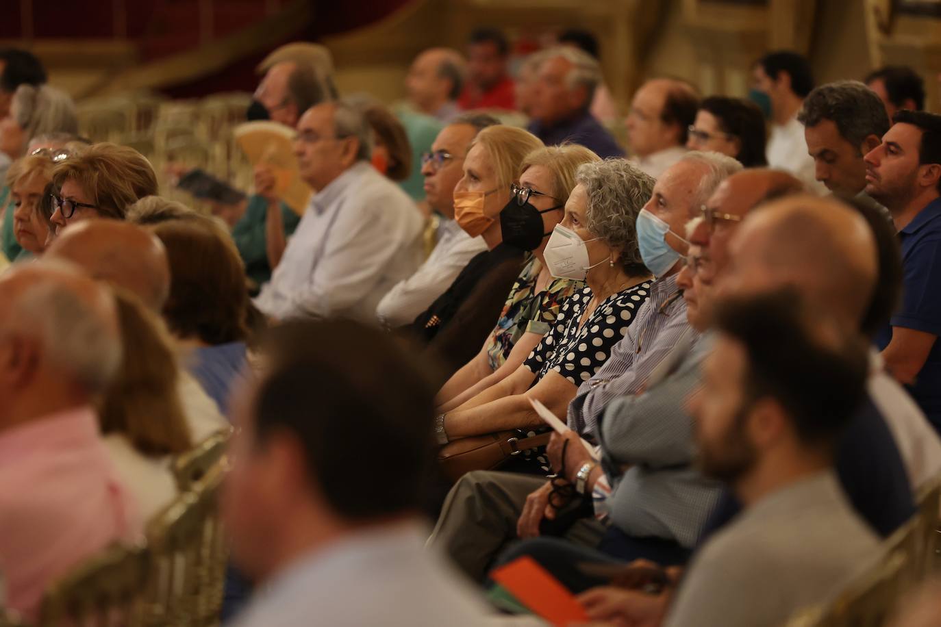 La asamblea del Círculo de la Amistad de Córdoba, en imágenes