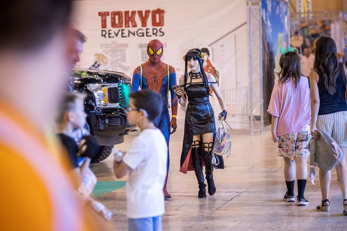 Miles de aficionados acuden al Mangafest Summer Edition de Sevilla en Fibes