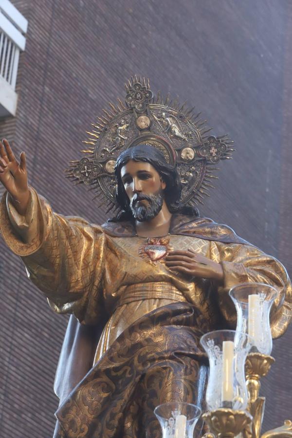 La procesión del Sagrado Corazón de Jesús en Córdoba, en imágenes