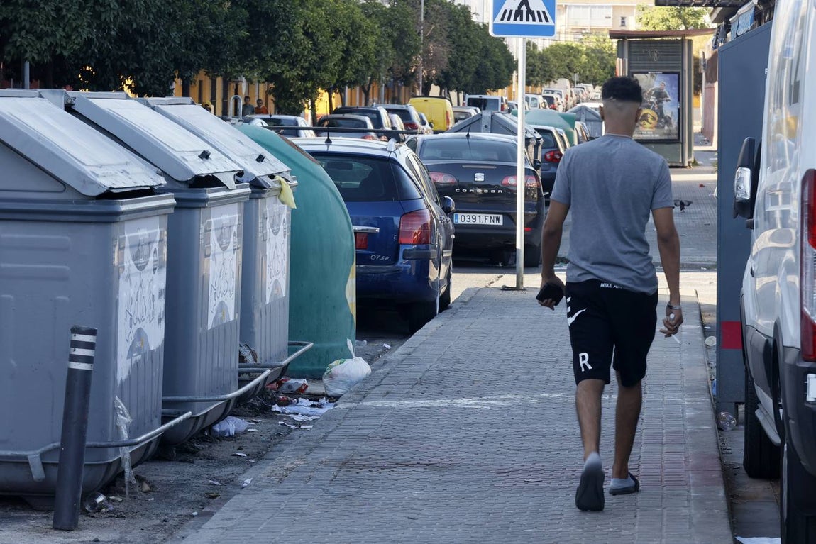 La suciedad inunda las calles de Sevilla