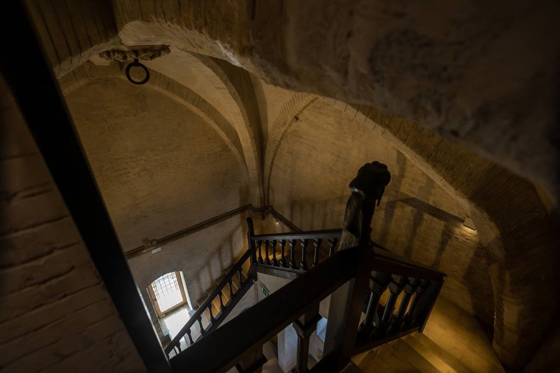 Recorrido interior por una Torre de don Fadrique ya restaurada