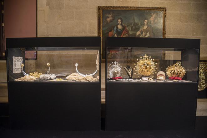 El Santo Ángel presenta el nuevo manto y proyecto de palio de la Virgen de la Salud