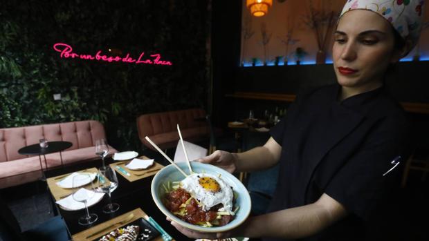 Kaótico: sushi, copas y música en directo en el Vial Norte de Córdoba
