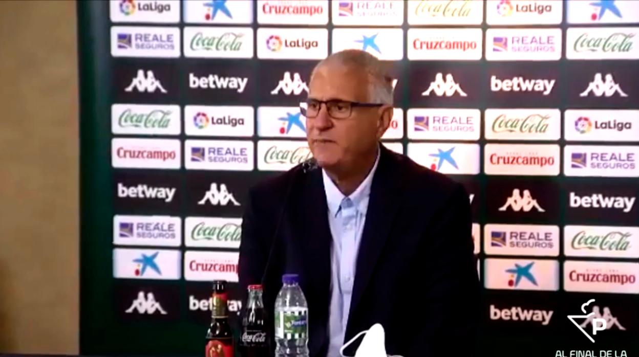 Antonio Cordón, durante la presentación de Claudio Bravo, Martín Montoya y Víctor Ruiz