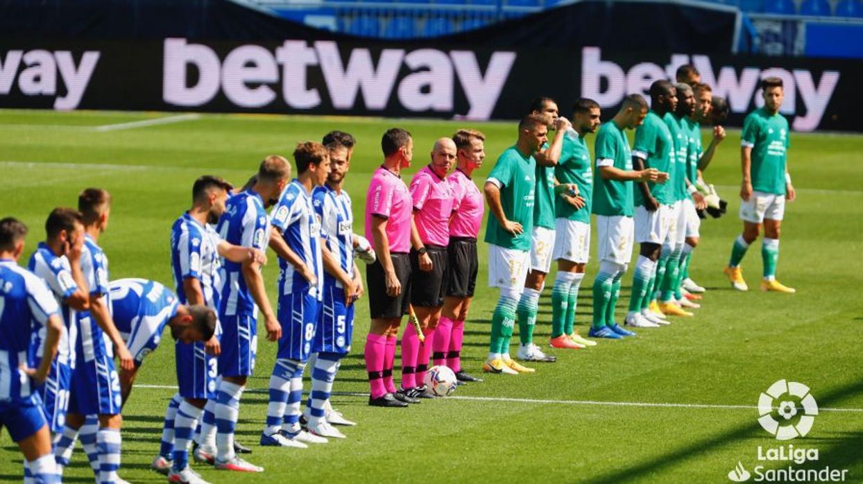 Los onces del Alavés y del Betis este domingo en Mendizorroza