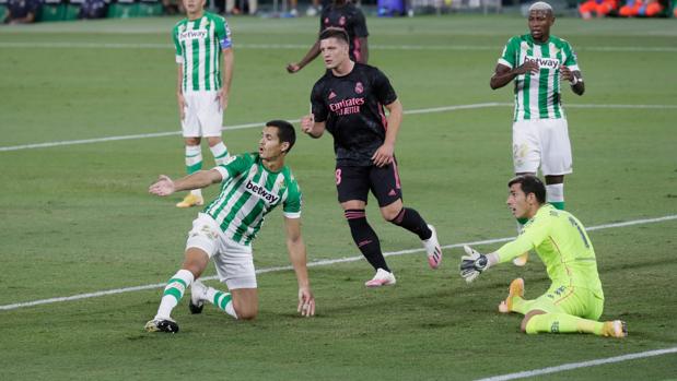Betis - Real Madrid (2-3): Resumen y goles del partido, en vídeo