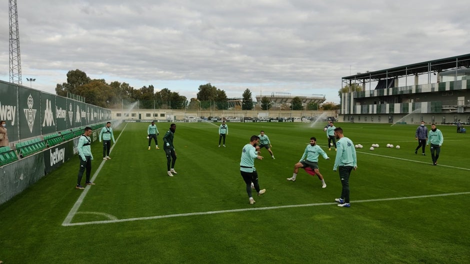 Mandi sigue ausente en los entrenamientos del Betis