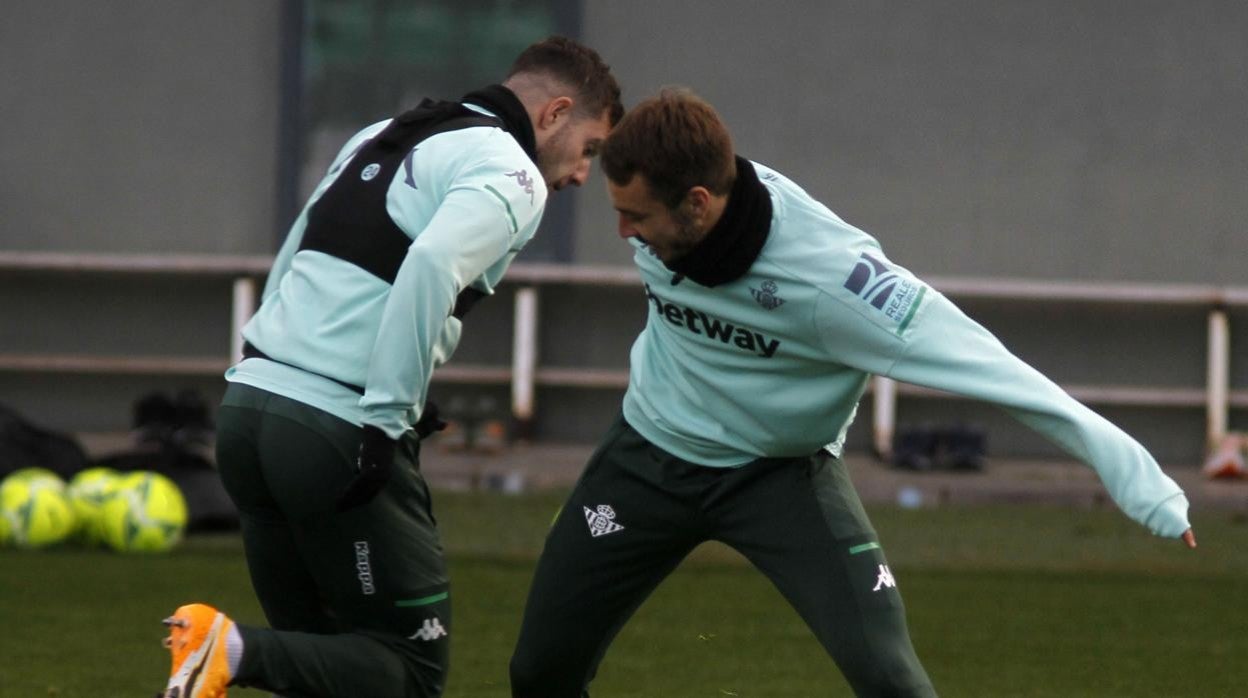 Aitor y Loren, durante un entrenamiento del Betis