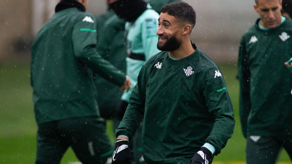 Fekir, el único en riesgo por tarjetas para el derbi