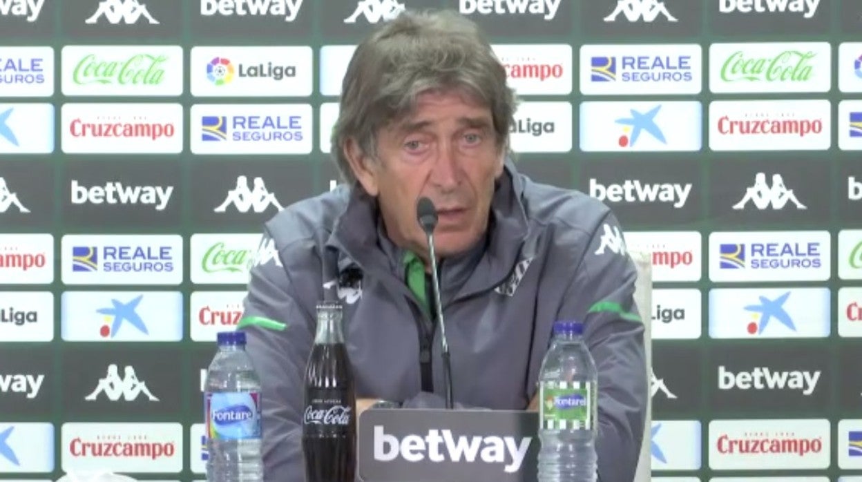 Pellegrini comparece en una rueda de prensa